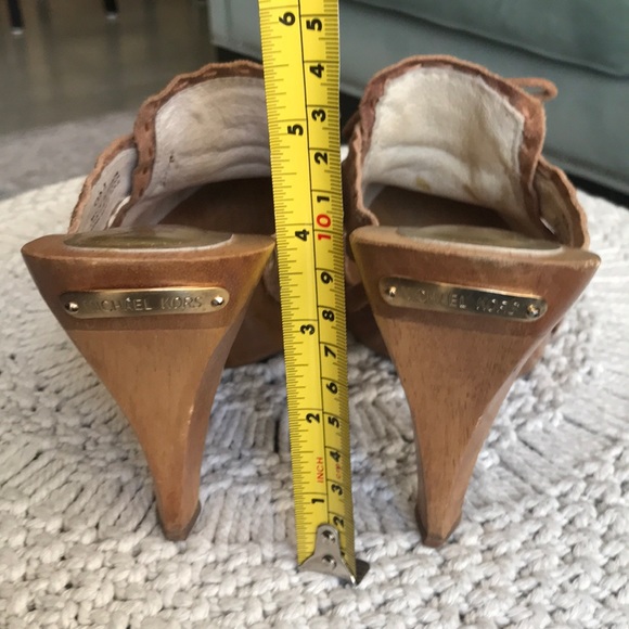 Michael Kors tan clog heels - Picture 8 of 8